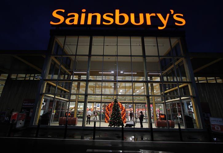 Sainsbury's King's Lynn - Christmas tree - 725 x 500