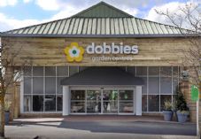 Dobbies Garden Centre - Exterior 725 x 500
