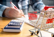 Trolley calculator laptop shutterstock_716625154 725 x 500