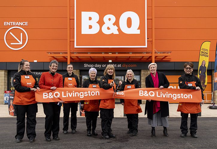 B&Q Livingston - Ribbon cut with Angela Constance MSP and Hannah Bardell MP 725