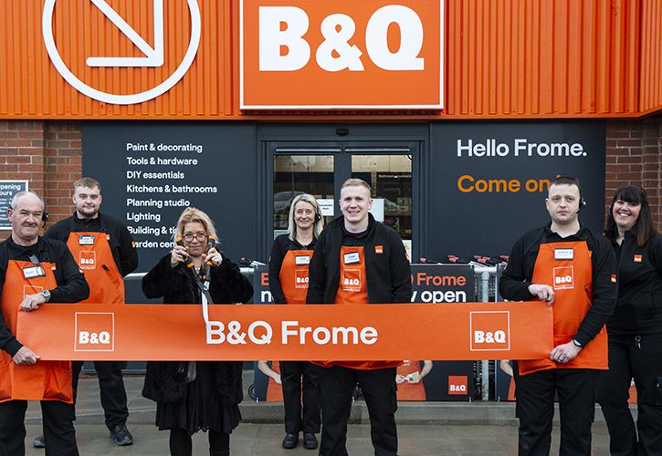 Frome BandQ ribbon cutting