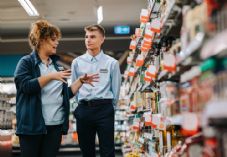 jacoblund Trainee Apprentice retail iStock-1329317588