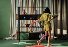 MADE Morland Wide Shelving unit, Mango wood & Patina. 599