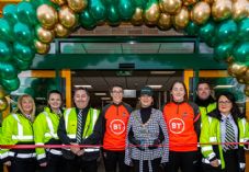 SWNS_TRAVIS_PERKINS_AINTREE_105
