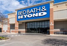 Bed Bath And Beyond JHVEPhoto iStock-1392919268
