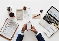 Business computer calculator mobile 725 x 500