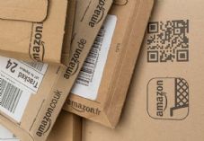 Amazon packaging - Kay Roxby - shutterstock_361433204 725 x 500