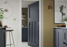 Howdens 1930s 3 Panel Door Lifestyle 725