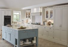 Howdens Elmbridge Linen and Seafoam