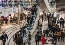 Retail shopper shopping centre Alena Kravchenko iStockphoto 1134663982