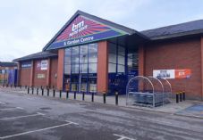 B&M Sandbach 653-sandbach-store-front 725 x 500