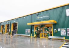 SWNS TRAVIS PERKINS BOURNEMOUTH