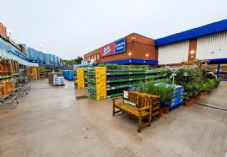 BM 559 Fort Kinnaird garden centre