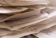 Receipts / ijoe84 / iStock / 140386596