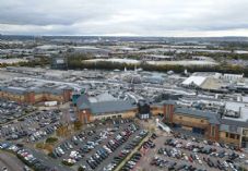 Lakeside shopping centre / Steve Bateman / iStock / 1455493971