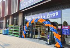 895 BM Stores Queens Parade