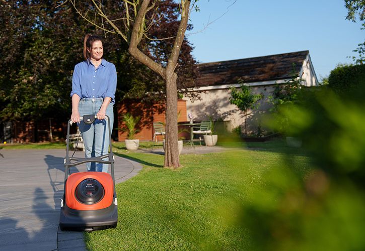 Flymo EasiHover mower