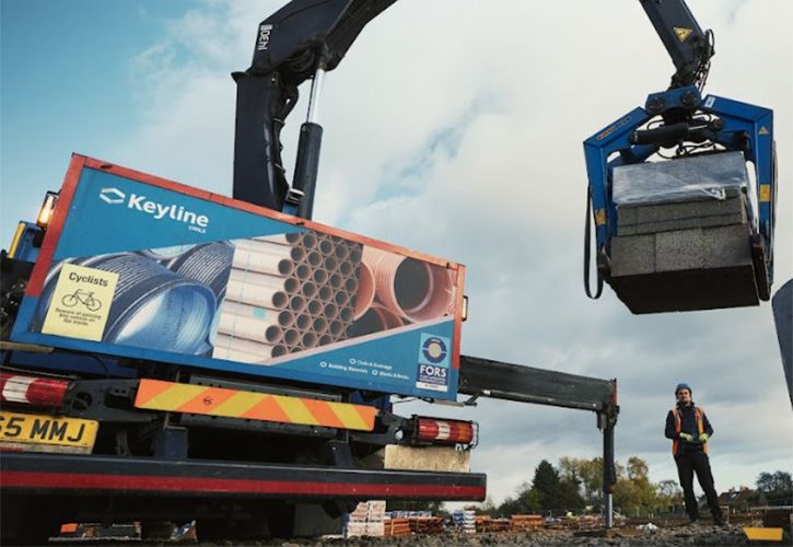 Keyline telescopic handler unloading truck (copyright Travis Perkins plc)