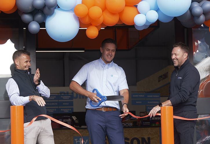 Jewson Alnwick ribbon cutting