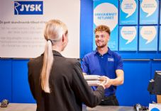 JYSK staff member and customer (corporate)