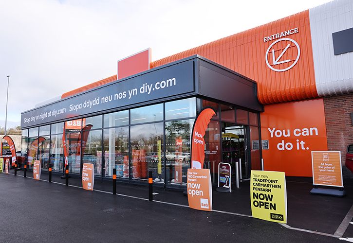 B&Q Camarthen store (corporate)