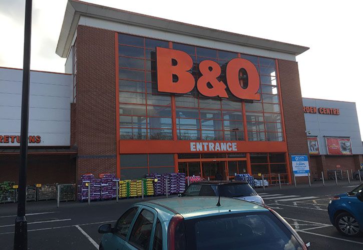 B&Q store 725 x 500