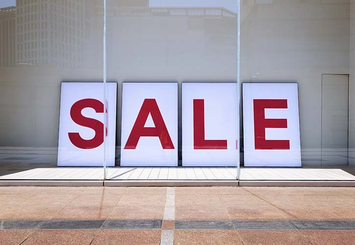 Sale window sign shutterstock_291593120 725 x 500