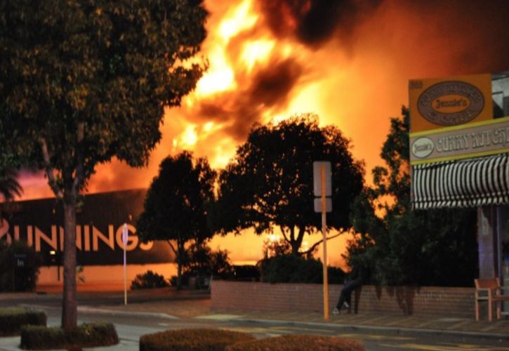Bunnings Warehouse Perth fire