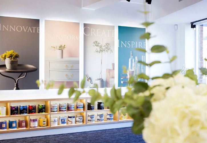 Benjamin Moore paint cans 725 x 500