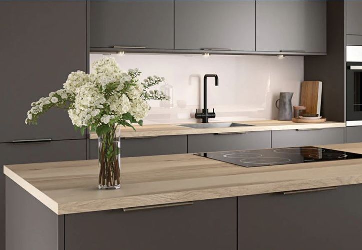 Magnet kitchen 2019 725 x 500.jpg
