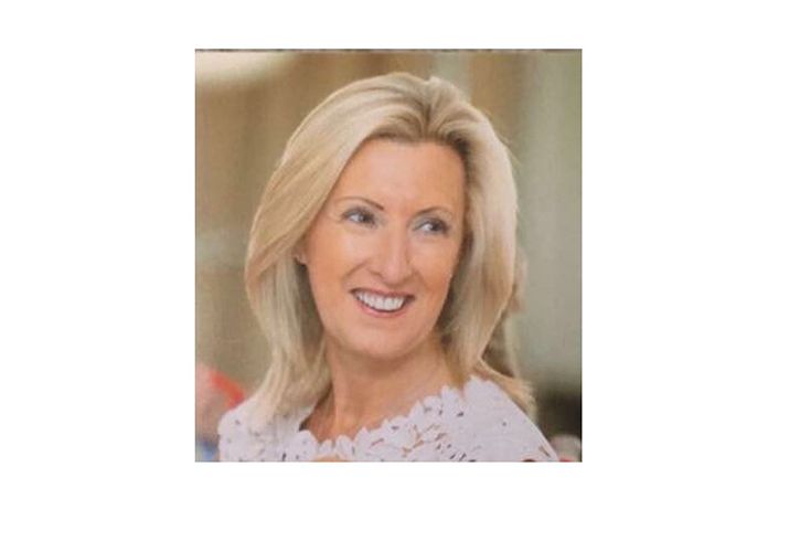 Karen Mackay 725 x 500.jpg