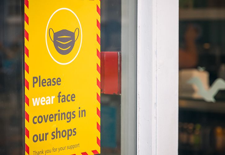 VictorHuang Mask sign store retail shop iStock-1265517689.jpg
