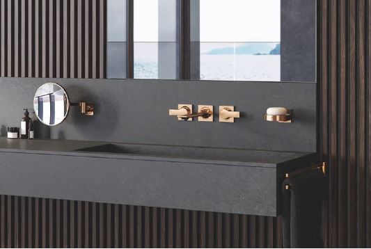 /live/news/wysiwyg/18-01-2022 GROHE Allure three-hole wall-mounted basin mixer in Warm Sunrise.JPG