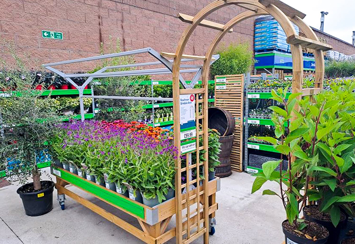 /live/news/wysiwyg/911 bmstores antrim store garden centre.jpg