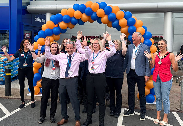 /live/news/wysiwyg/911 bmstores antrim store relocation balloons.jpg