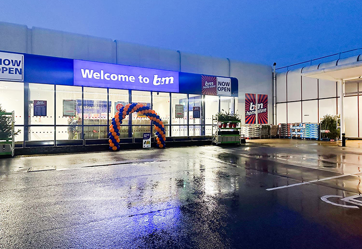 /live/news/wysiwyg/925 BM Hessle opening 3.jpg