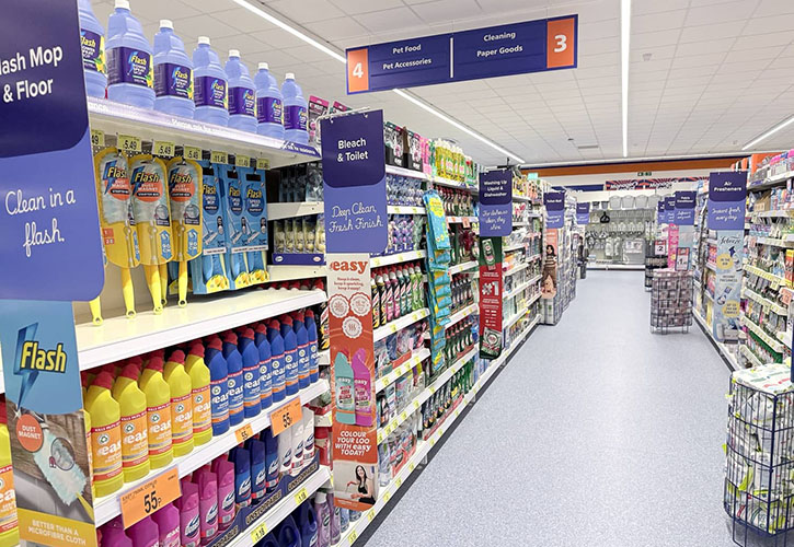 /live/news/wysiwyg/926 BM stores Fort William cleaning.jpg