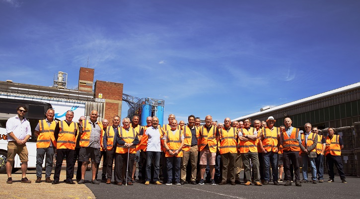 /live/news/wysiwyg/AZ Stowmarket Group 725.jpg