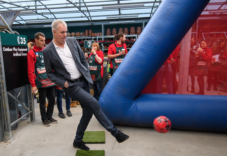 /live/news/wysiwyg/Broadstairs opening Gary Pallister.jpg
