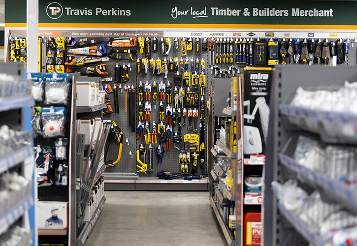 /live/news/wysiwyg/Cheltenham instore tools SWNS_TRAVIS_PERKINS_118.jpg