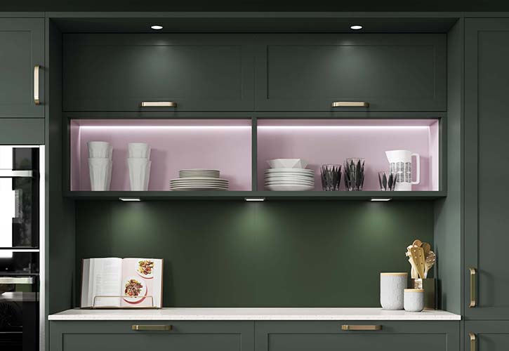/live/news/wysiwyg/Chester-Forest-Green-Trend2-Open-Shelving-with-AluSplash.jpg