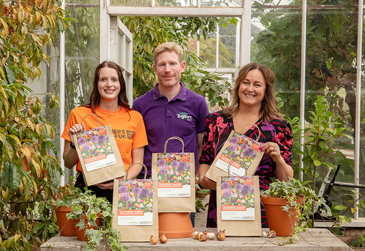 /live/news/wysiwyg/Dobbies Claire Bishop Ian Clark from Taylors Bulbs Catherine Crawford Relationship Fundraiser at Alzheimers Research UK Dobbies.jpg