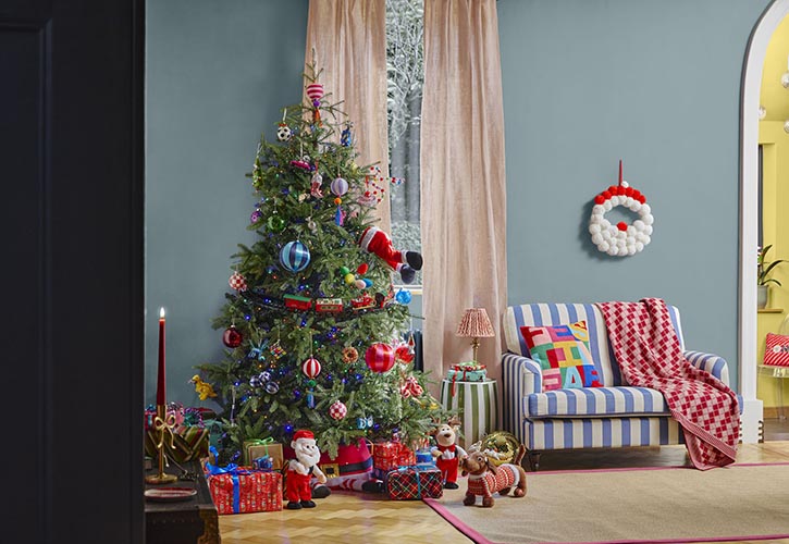/live/news/wysiwyg/Dobbies Its Christmas living room.jpg