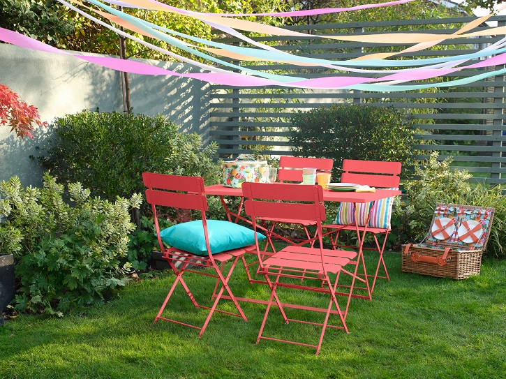 /live/news/wysiwyg/Dobbies Lets Celebrate Freya dining set 199.jpg