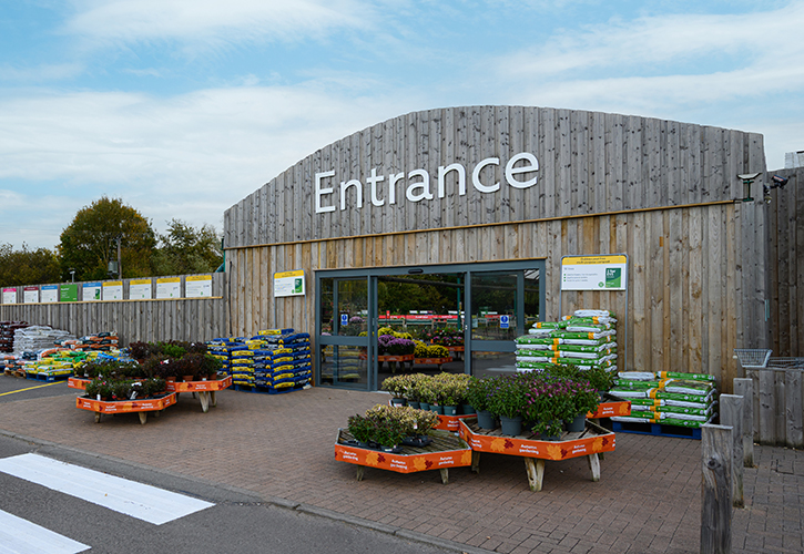 /live/news/wysiwyg/Dobbies Royston Grand Opening 2.jpg