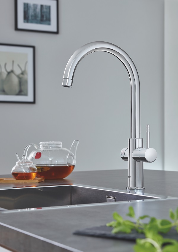 /live/news/wysiwyg/GROHE Red C-spout in Chrome_lifestyle 600.jpg