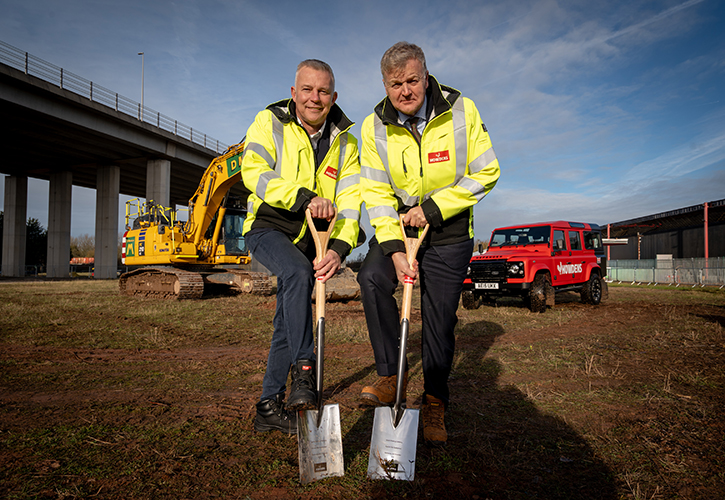 /live/news/wysiwyg/Howdens Ops Director Julian Lee L and CEO Andrew Livingston R at Runcorn ground breaking.jpg