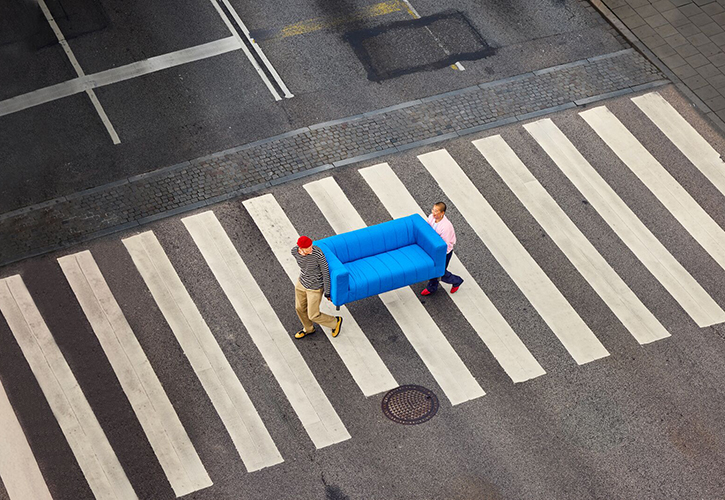 /live/news/wysiwyg/IKEA Second Hand Marketplace blue sofa.jpg