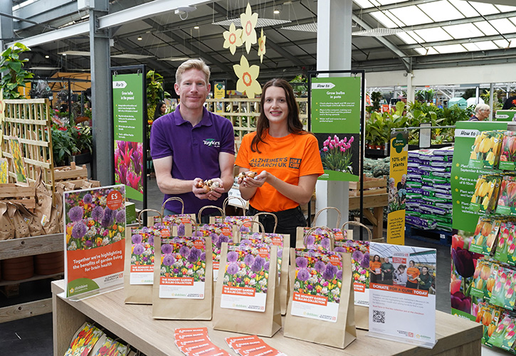 /live/news/wysiwyg/Ian Clark Taylors Bulbs Catherine Crawford Relationship Fundraiser at Alzheimers Research UK Stewart Attwood.JPG