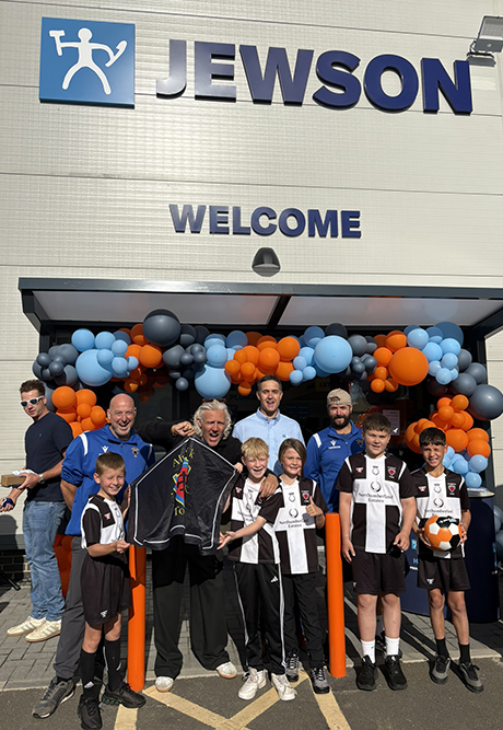 /live/news/wysiwyg/Jewson Alnwick launch 2 500.jpg
